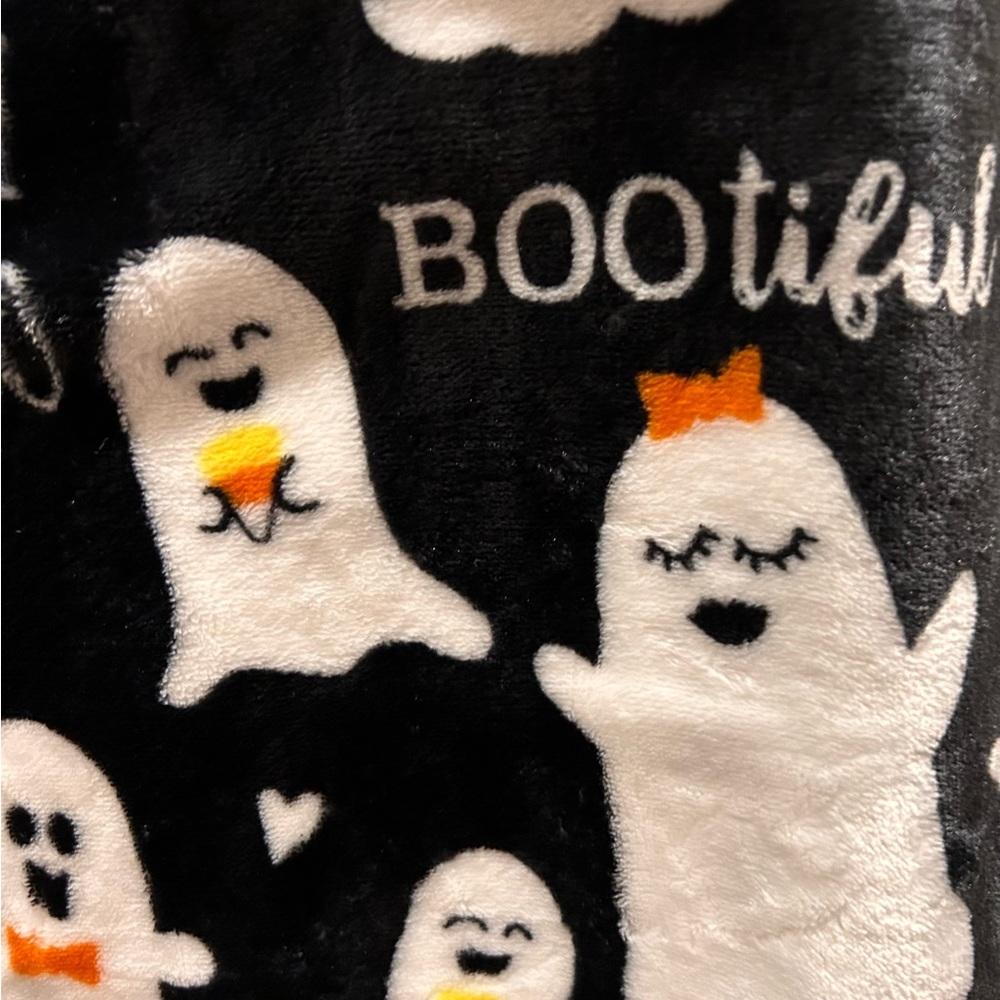Halloween Bootiful Hey Boo Throw Blanket